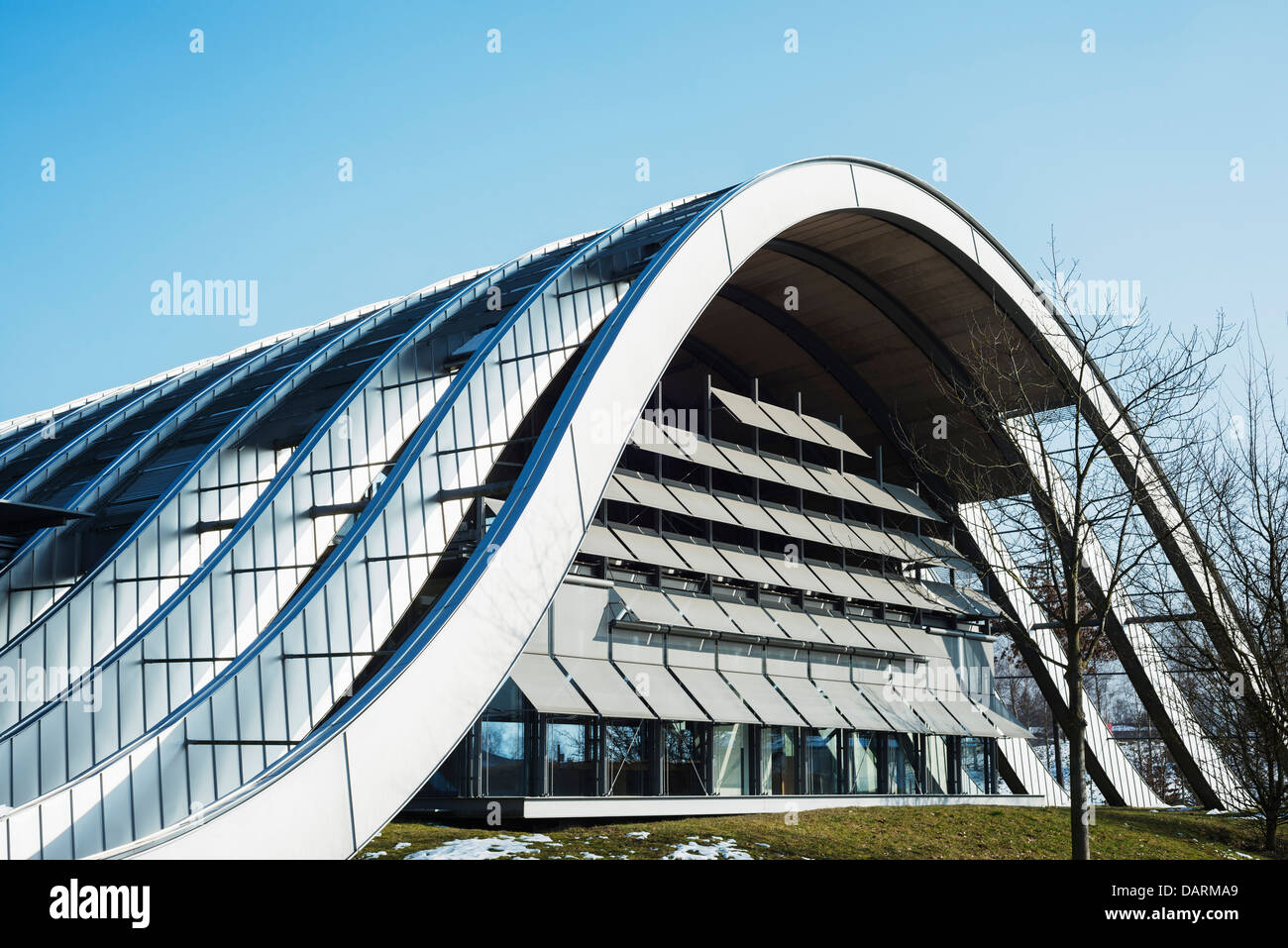 Europa, Suiza, Berna, la capital de Suiza, el Zentrum Paul Klee, museo de arte moderno, diseñado por Renzo Piano Foto de stock