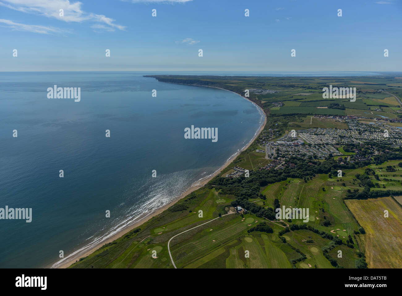 Fotografía aérea mirando al sur a lo largo de la costa de East Yorkshire. Foto de stock