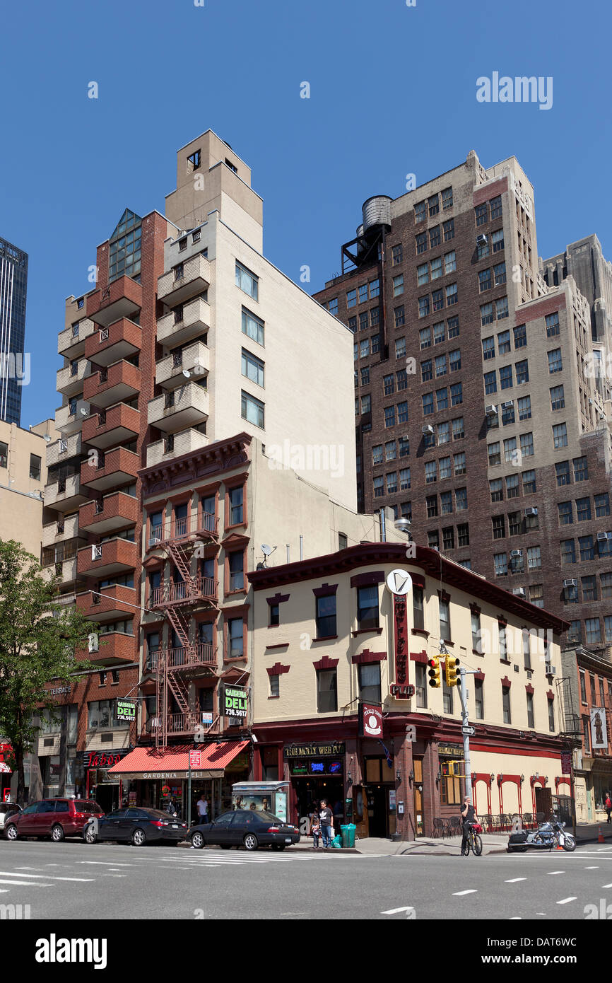 Viejos y nuevos edificios en Manhattan, Ciudad de Nueva York Foto de stock