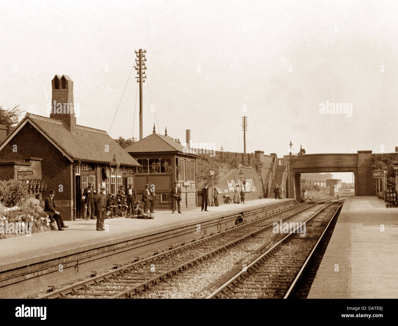 Tren de pasajeros de ferrocarril Midland 1900 Fotografía de stock - Alamy