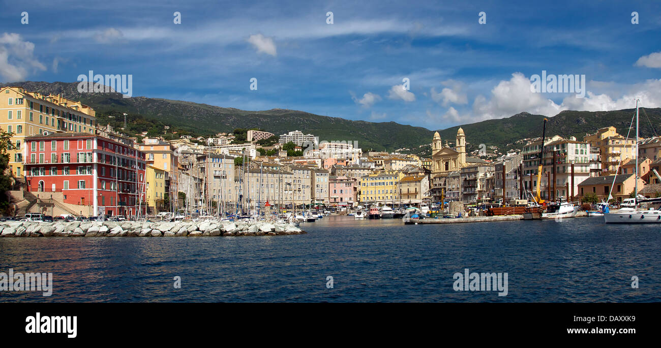Vista panorámica del puerto viejo Bastia Córcega Francia Foto de stock