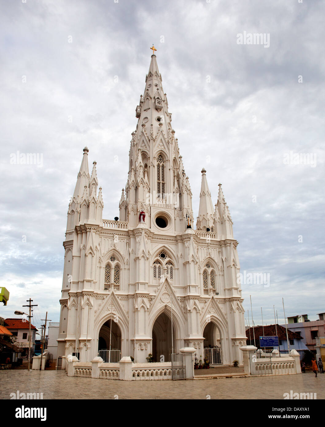 Fachada de la iglesia, la Iglesia de Nuestra Señora de La Merced, Kanyakumari, Tamil Nadu, India Foto de stock
