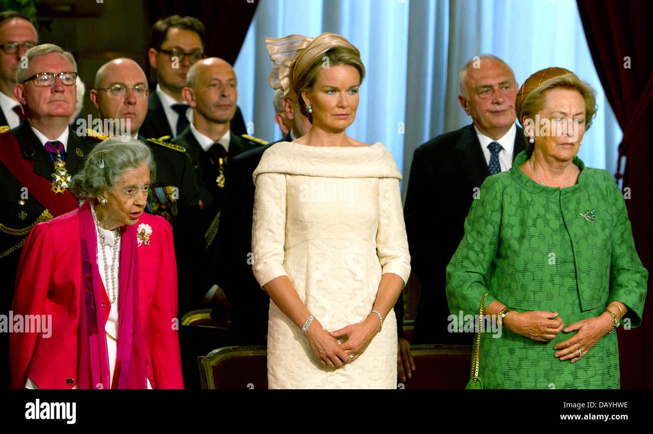 Ecología Acorazado Canberra La Reina Fabiola (L-R), la princesa Mathilde y la reina Paola asistir a la  ceremonia de abdicación del rey Alberto II de Bélgica en el Palacio Real de  Bruselas (Bélgica). El príncipe