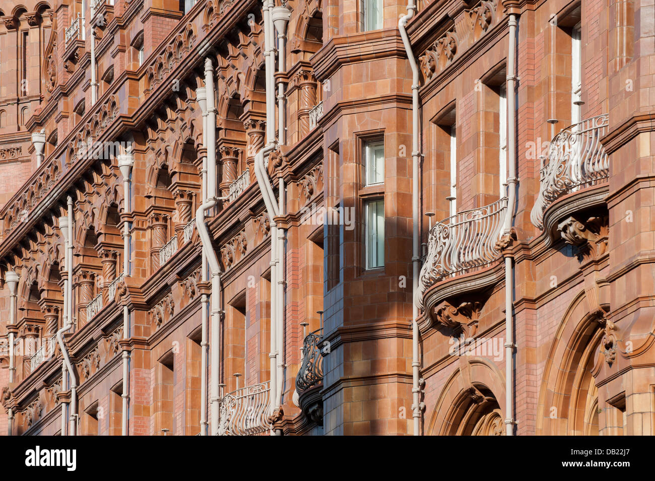 Una visión abstracta de Midland Manchester Hotel en el centro de la ciudad. Foto de stock