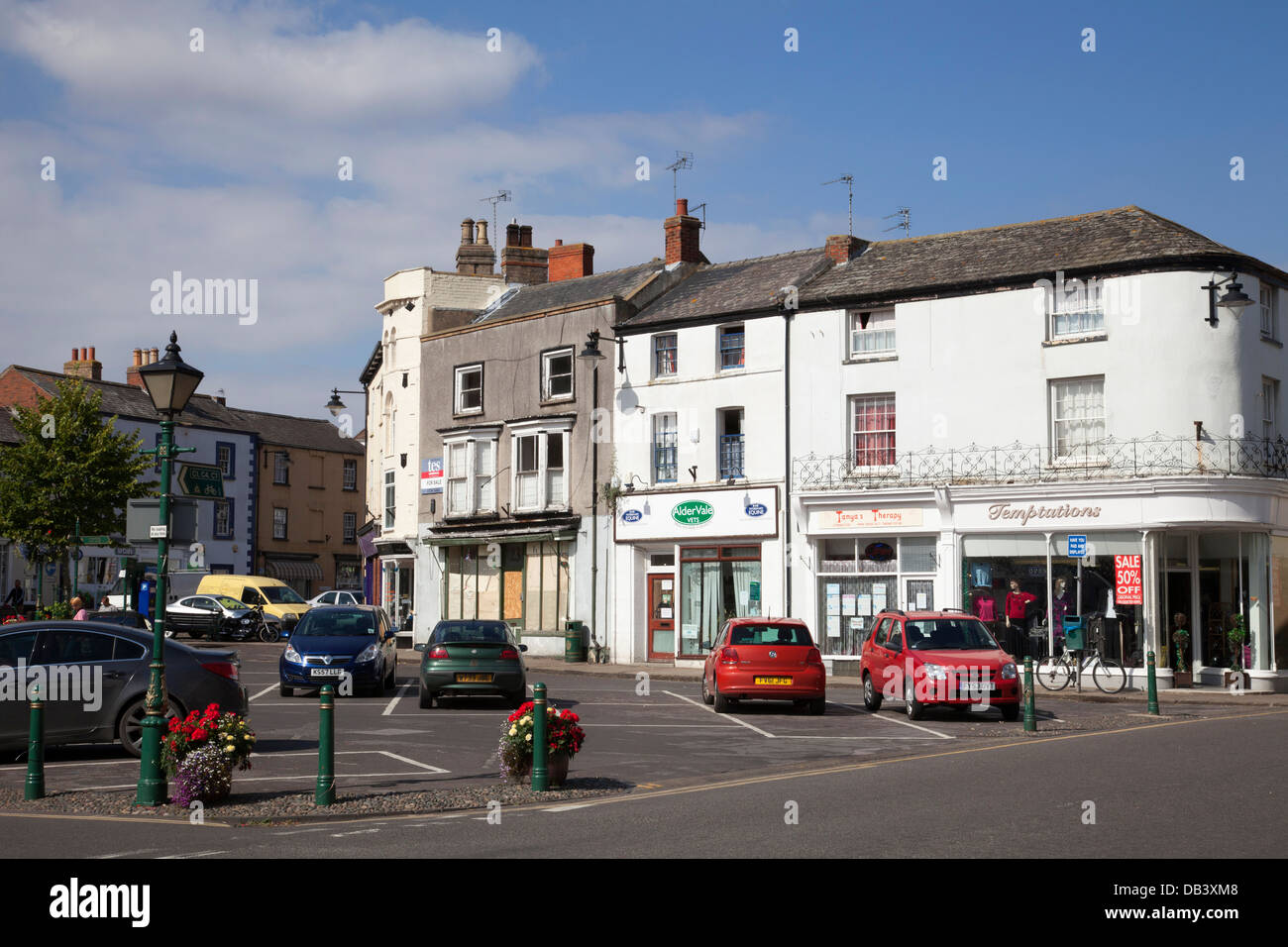 El centro de la ciudad aparcamiento en Alford, Lincolnshire, Inglaterra,  Reino Unido Fotografía de stock - Alamy