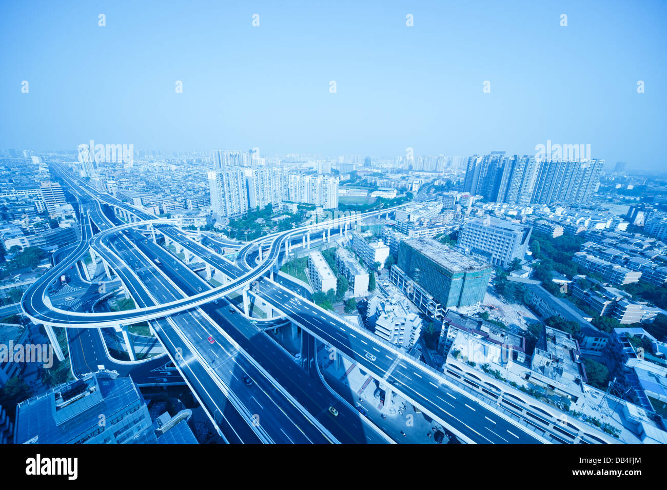 El viaducto de la panorámica de la ciudad Foto de stock