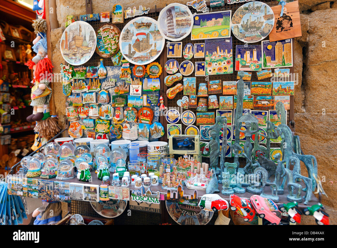 Tienda de souvenirs en San Gimignano, Italia Foto de stock