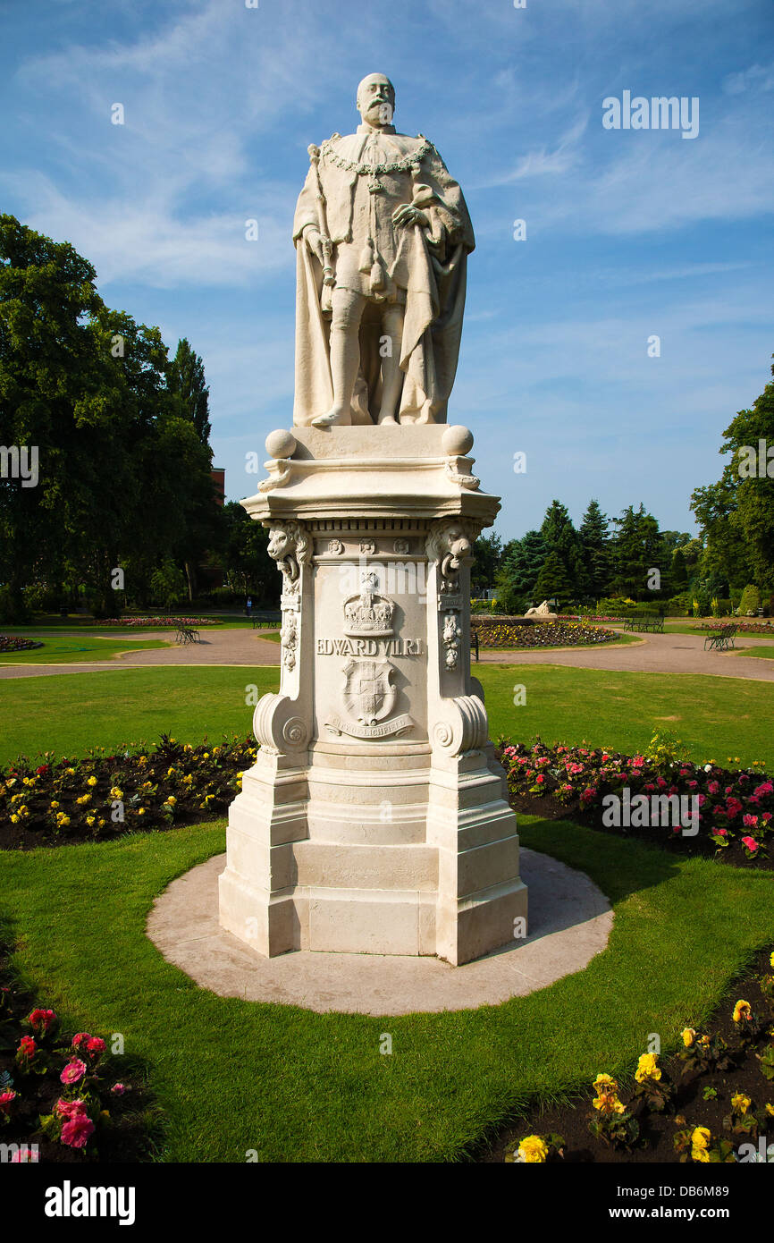 Estatua del rey Edward VII, Beacon Park, Lichfield, Staffordshire, Inglaterra, Reino Unido. Foto de stock