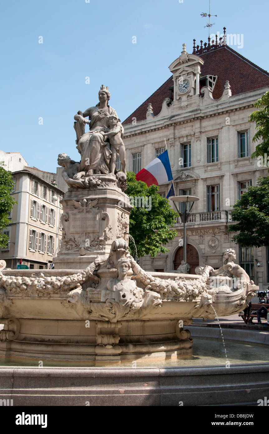 Place Estrangin Pastre Fountain Marsella centro de la ciudad de Francia Foto de stock