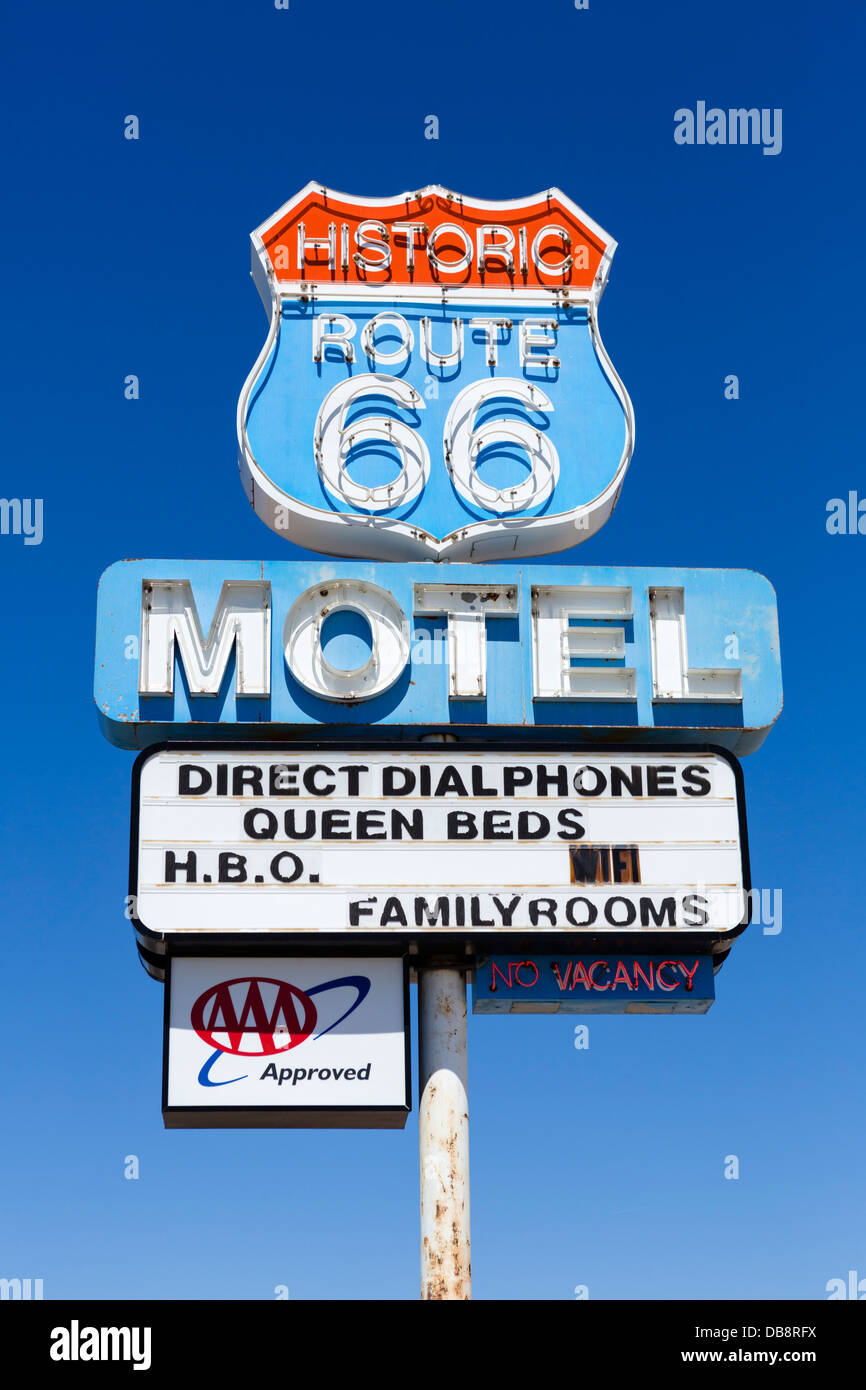 Signo de la histórica ruta 66 Motel, Seligman, Arizona, EE.UU. Foto de stock