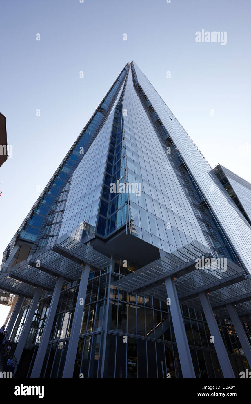 Mira el shard edificio de Londres Inglaterra Foto de stock