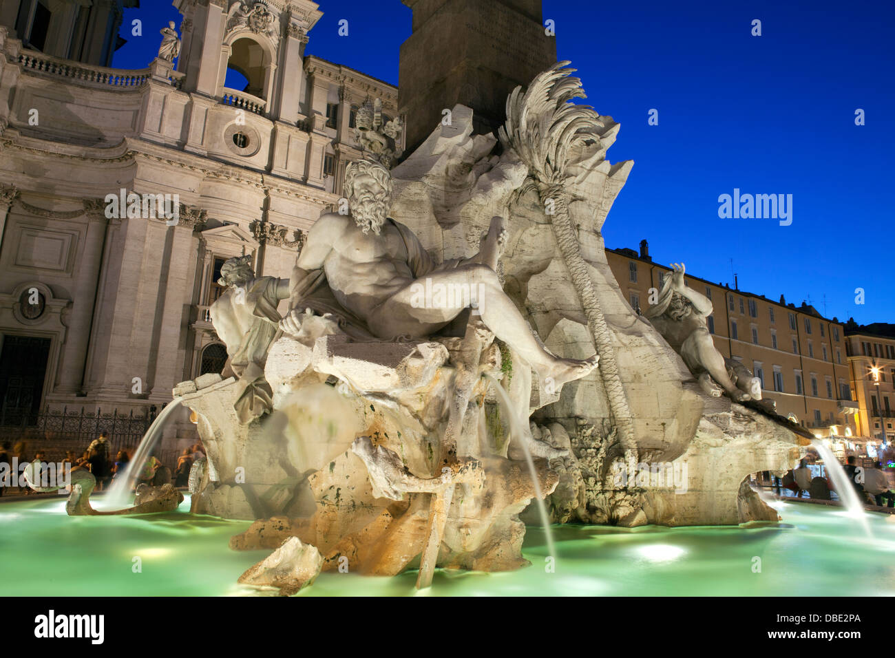 Piazza Navona, Roma. Fuente de los Cuatro Ríos, de Bernini, el arte barroco, del siglo XVII. Foto de stock