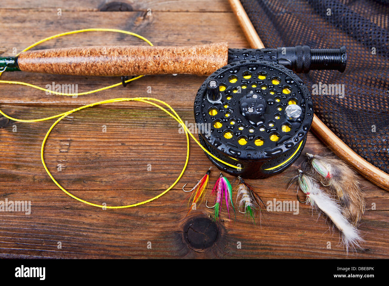 Carrete de pesca con mosca de madera fotografías e imágenes de alta  resolución - Alamy