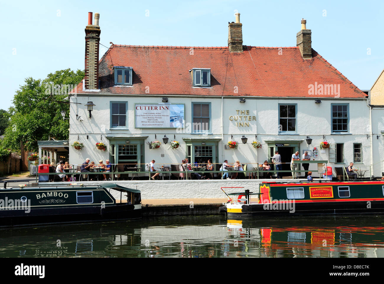 Ely, cortador Inn, el río Ouse, barcos, barcazas, Cambridgeshire Inglaterra Inglés ríos Inn pub pubs Foto de stock