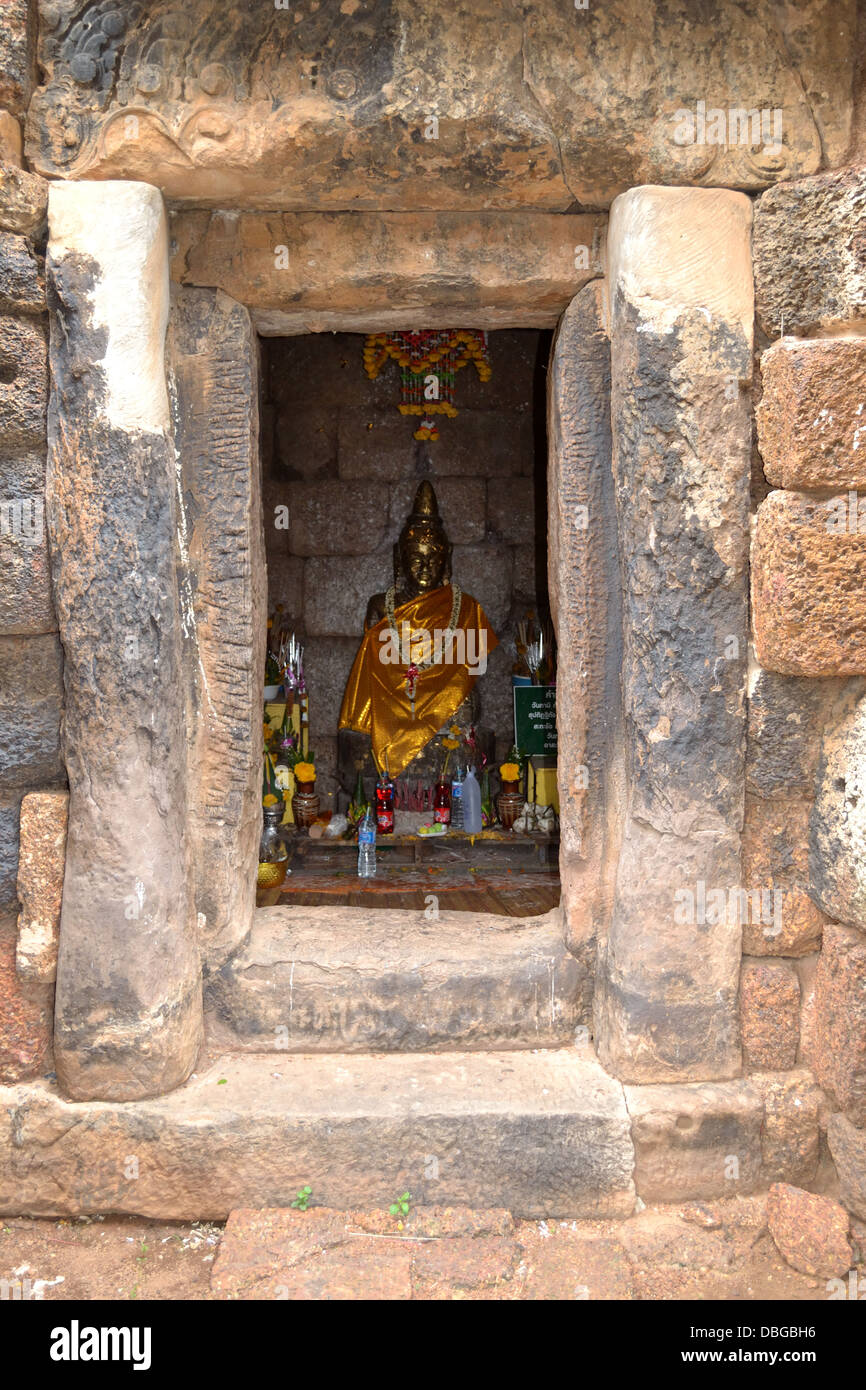 Imagen de Buda en Wat Prang Ku Chaiyaphum Isan NE Tailandia Foto de stock