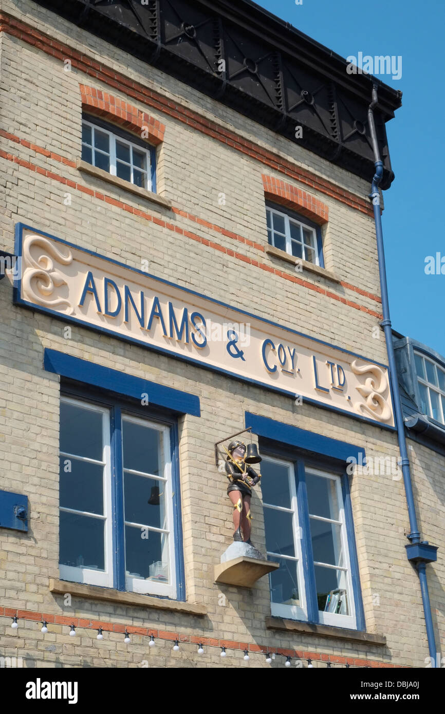 Cervecería Adnams" único, Southwold Bay, Suffolk, Inglaterra. Foto de stock