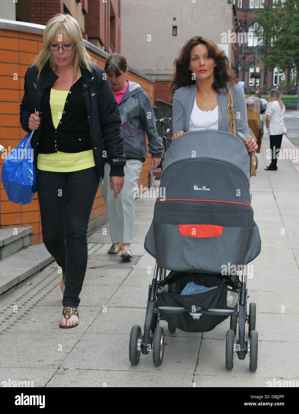 Blake FielderCivil's novia sarah Aspin deja Leeds Crown Court el 22 de