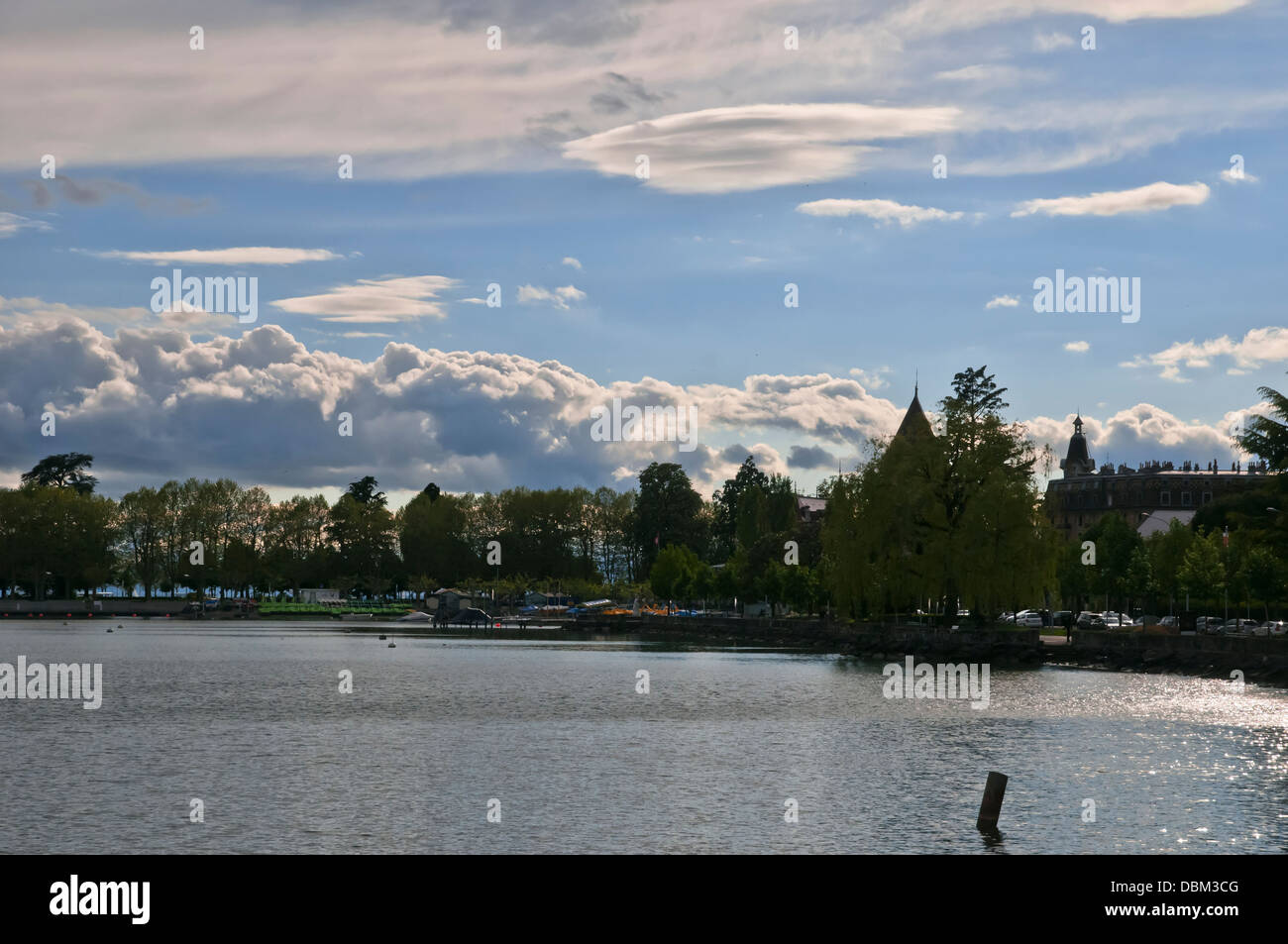 Fantástico paisaje, el lago de Ginebra o Lago Léman, Lausanne, Suiza, Europa Occidental Foto de stock