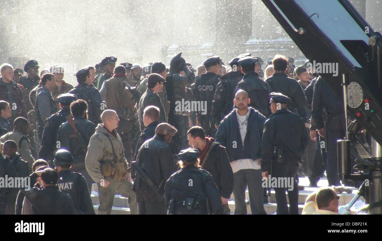 Christian Bale (como Batman) y Tom Hardy (Bane) 'Dark Knight sube' el  rodaje en Pittsburgh, Pennsylvania, .  Fotografía de stock -  Alamy