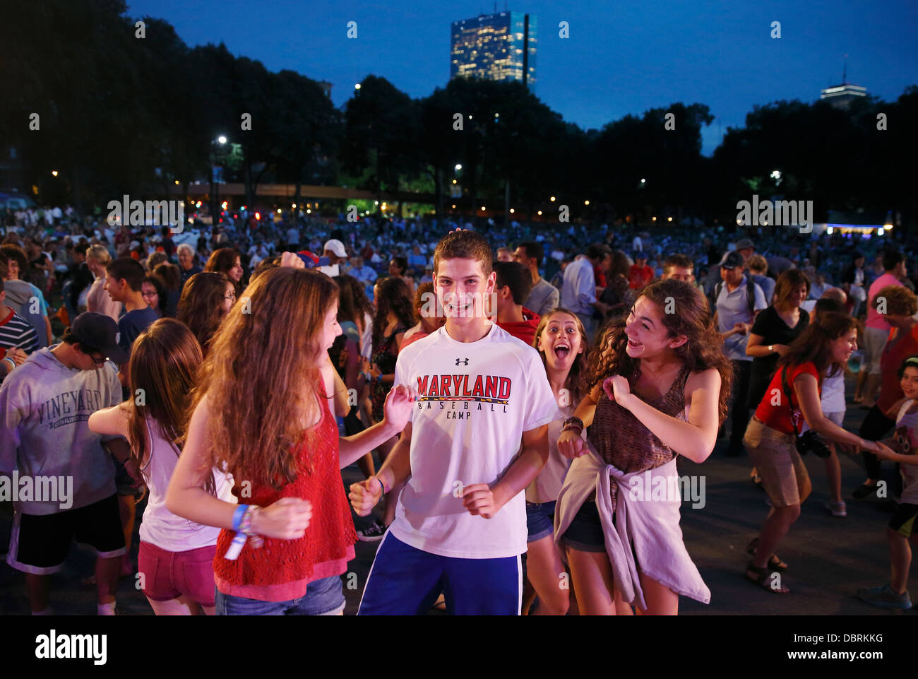 Gente en concierto fotografías e imágenes de alta resolución Alamy