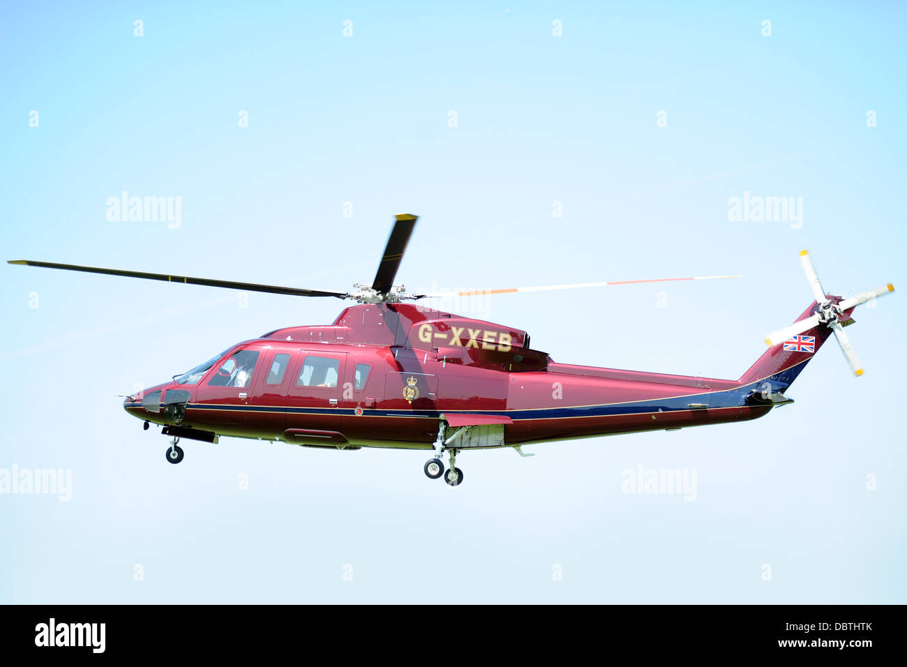 El helicóptero de la familia real, también conocida como la reina del helicóptero (vuelo) TQHF Sikorsky G-XXEA Foto de stock