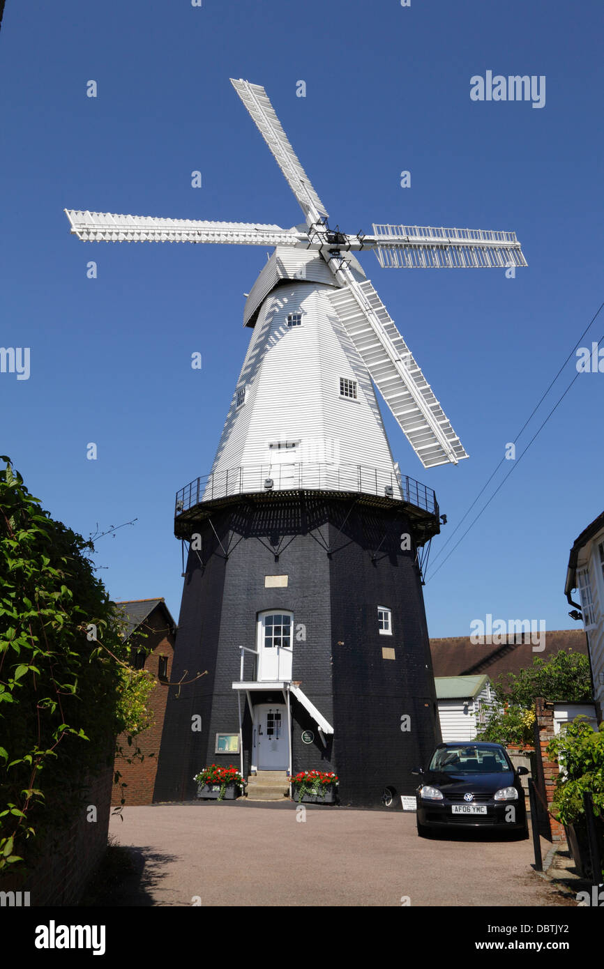 Kent UK en Cranbrook. Europea, el mayor molino de viento Molino smock en Inglaterra. Foto de stock