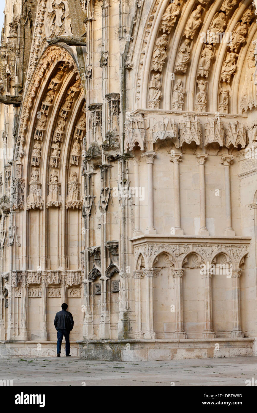 Los portales de la Catedral de Bourges, Sitio del Patrimonio Mundial de la UNESCO, Cher, Centro de Francia, Europa Foto de stock