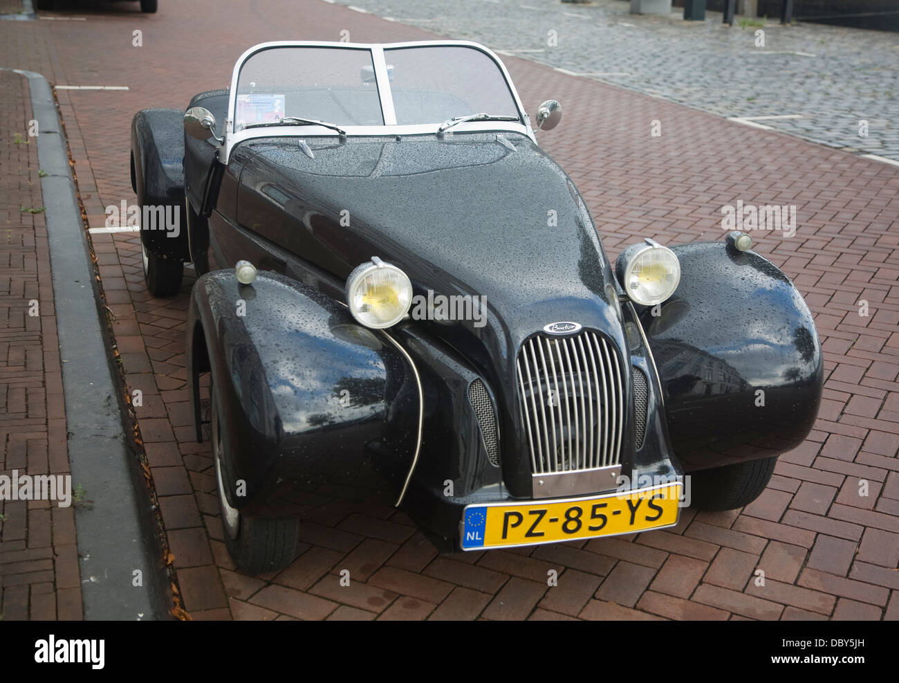 Kit Burton coche aparcado en la calle en Holanda Fotografía de stock - Alamy