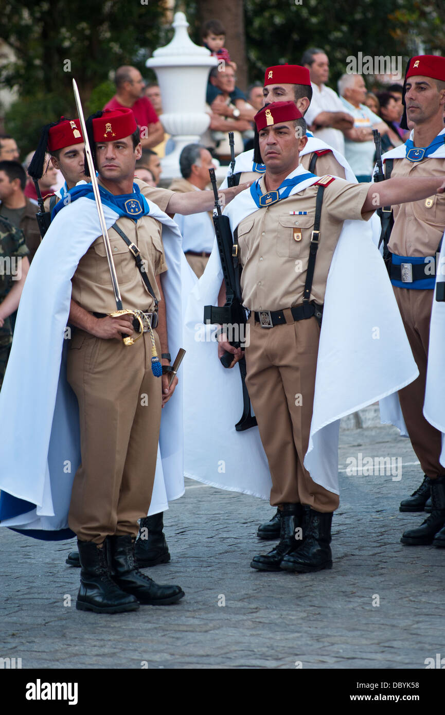 El regimiento de regulares en un desfile militar en Ceuta .España  Fotografía de stock - Alamy