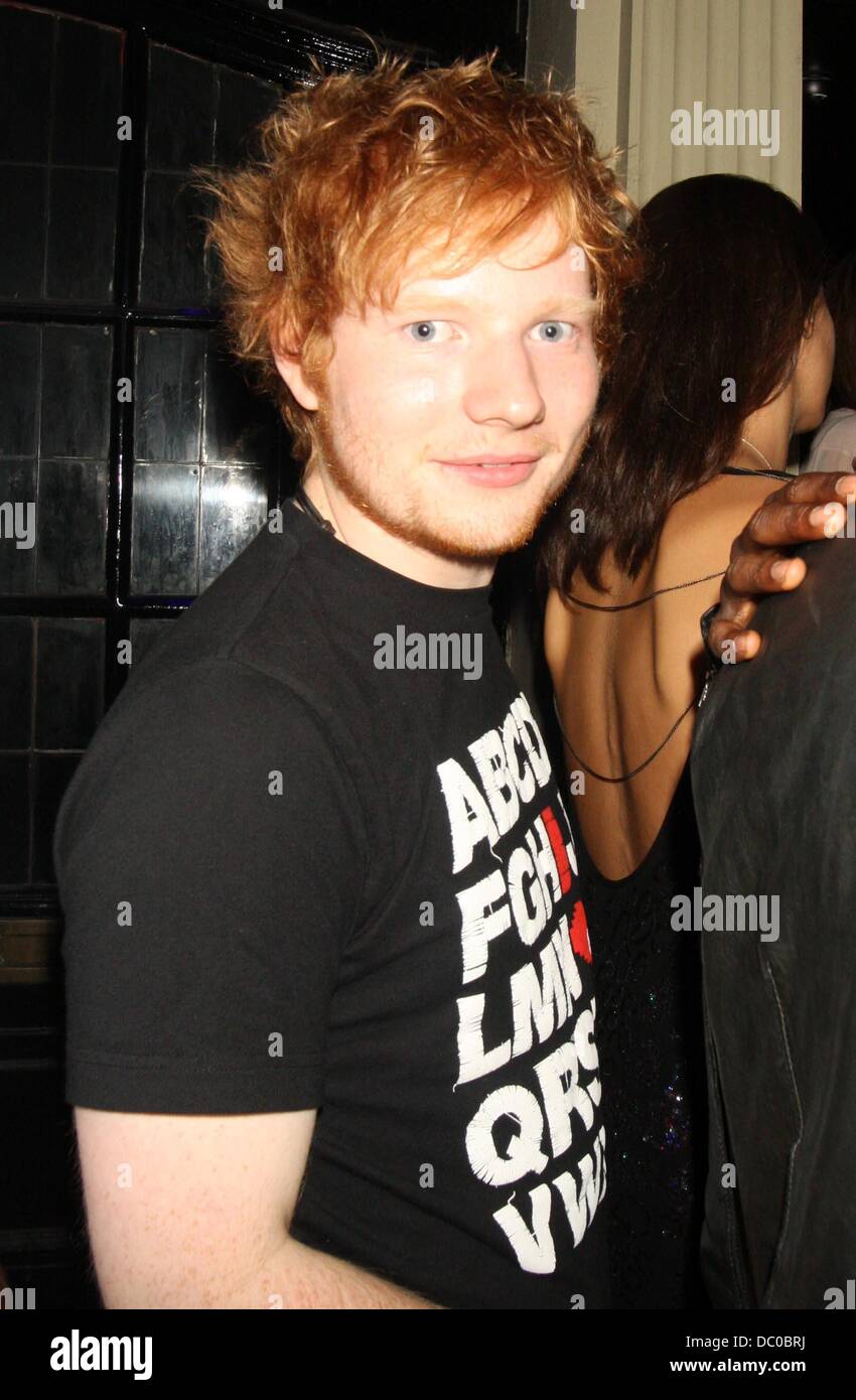 Ed Sheeran celebridades llegan a Movida para celebrar Dappy (nombre real Dino Contostavlos) nuevo single en solitario sin remordimientos va directamente a la parte superior del Reino Unido singles chart en su primera semana del lanzamiento de Londres, Inglaterra - 25.09.11 Foto de stock