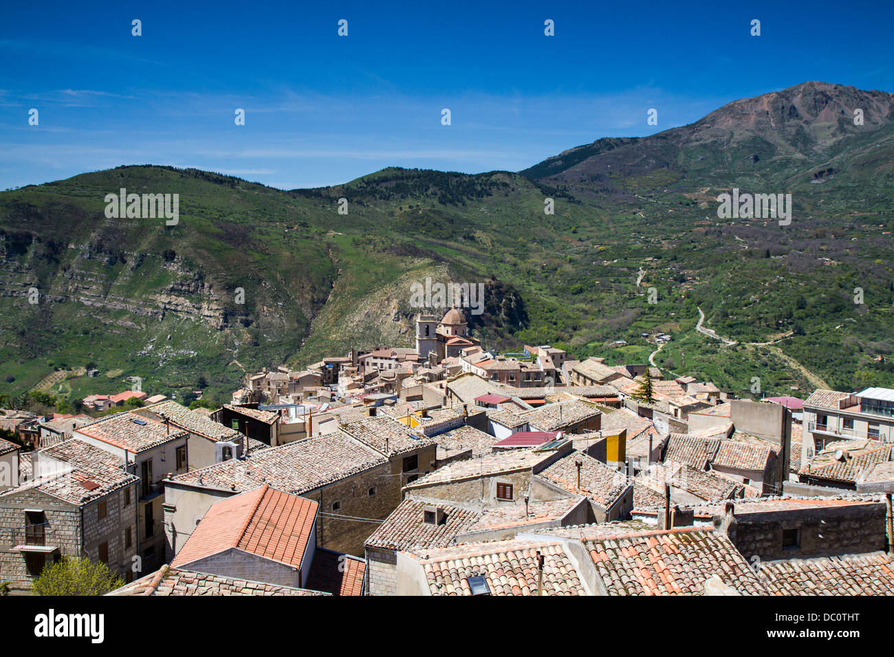 Panorama de Petralia Sottana, Sicilia, Italia Foto de stock