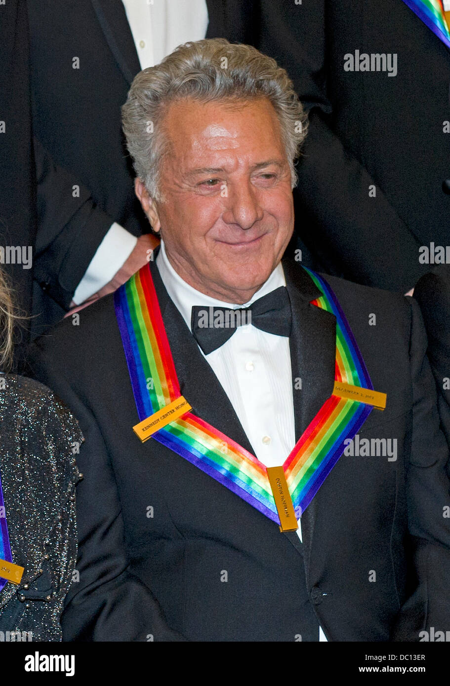 Dustin Hoffman ,uno de los siete beneficiarios del 2012 Kennedy Center Honors posar para una foto tras una cena ofrecida por el Secretario de Estado de los Estados Unidos Hillary Rodham Clinton en el Departamento de Estado de los Estados Unidos en Washington, D.C. el sábado, 1 de diciembre de 2012. Los galardonados de 2012 son Buddy Guy, el actor Dustin Hoffman, tarde-noche el anfitrión David Letterman, bailarina Natalia Makarova, y la banda de rock británica Led Zeppelin (Robert Plant, Jimmy Page y John Paul Jones)..Crédito: Ron Sachs / CNP Foto de stock