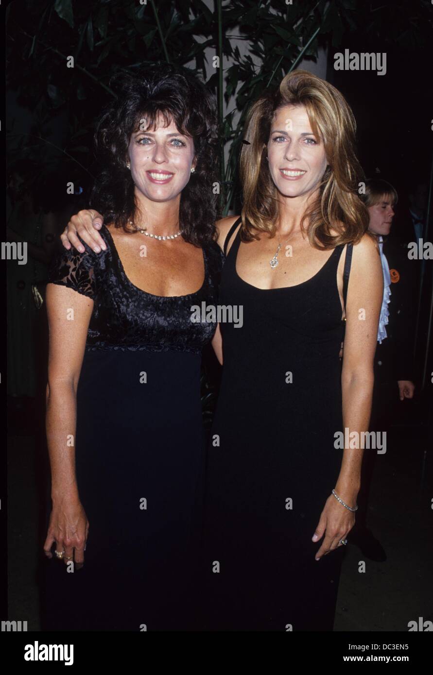 Rita Wilson con su hermana Lily Wilson 1994.L9220LR.(Credit Image