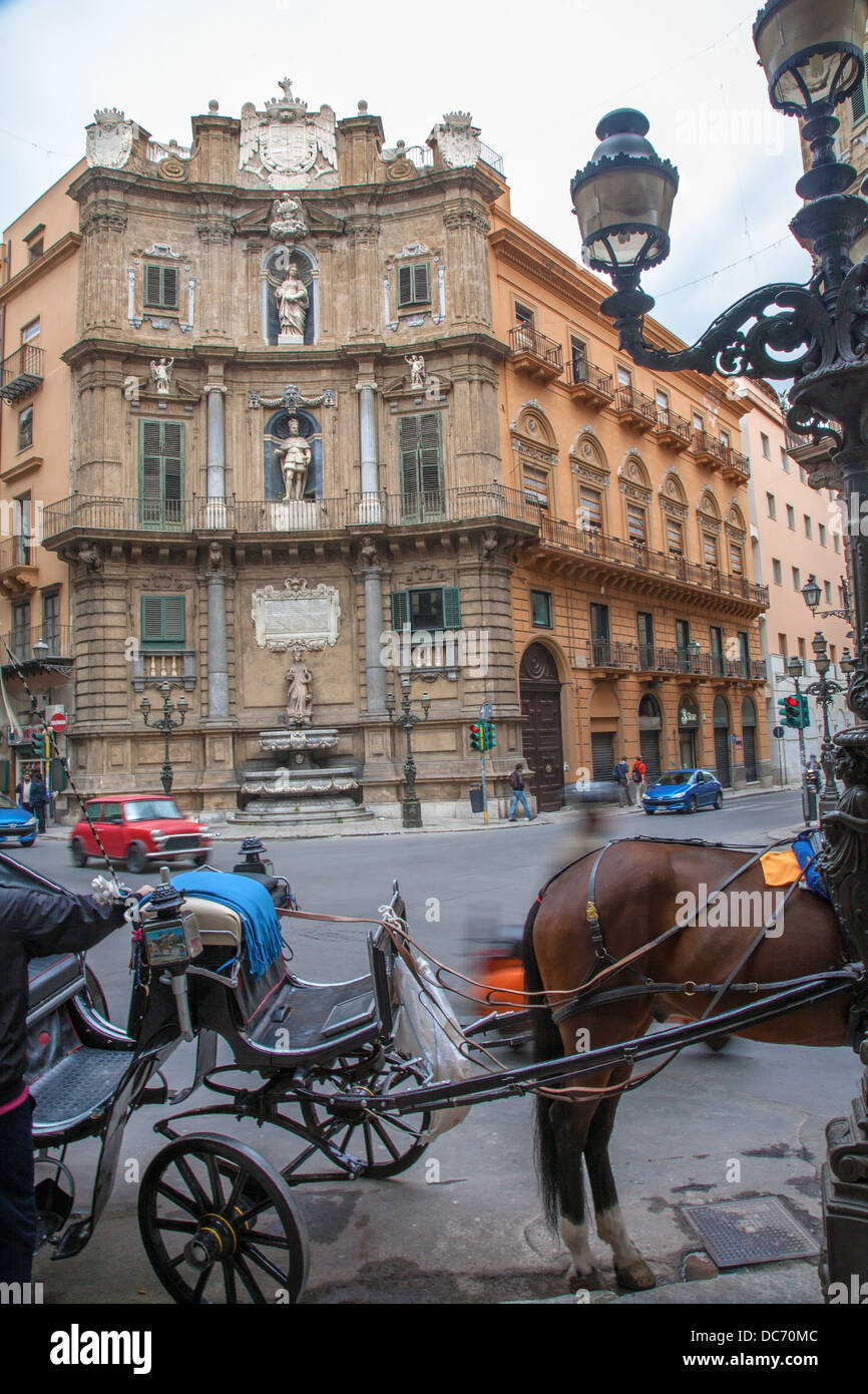 Palermo - Quatro canti corso y transporte Foto de stock
