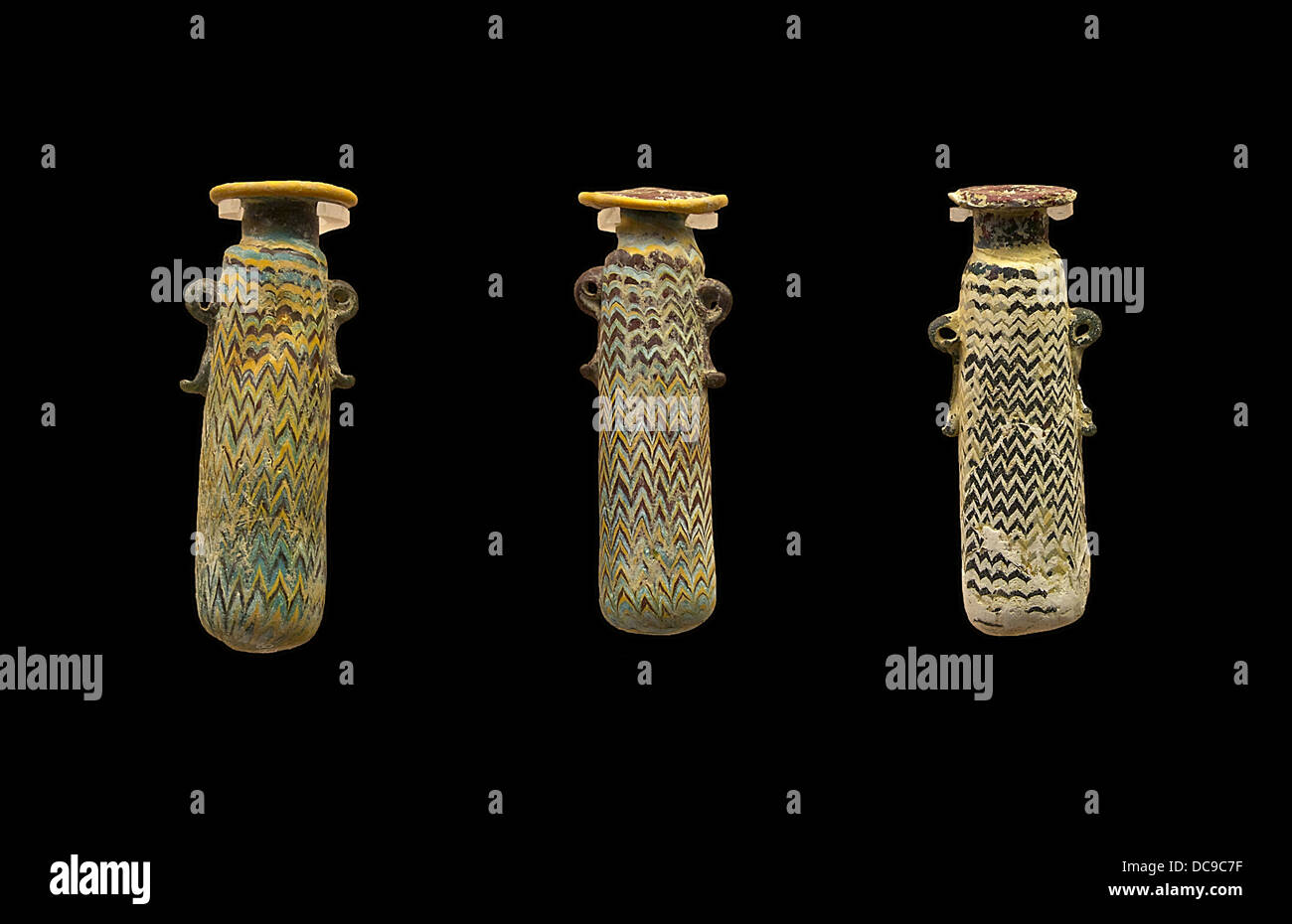 Núcleo de vidrio formada alabastra deformado con RIM. 5ª siglo AEC. Foto de stock