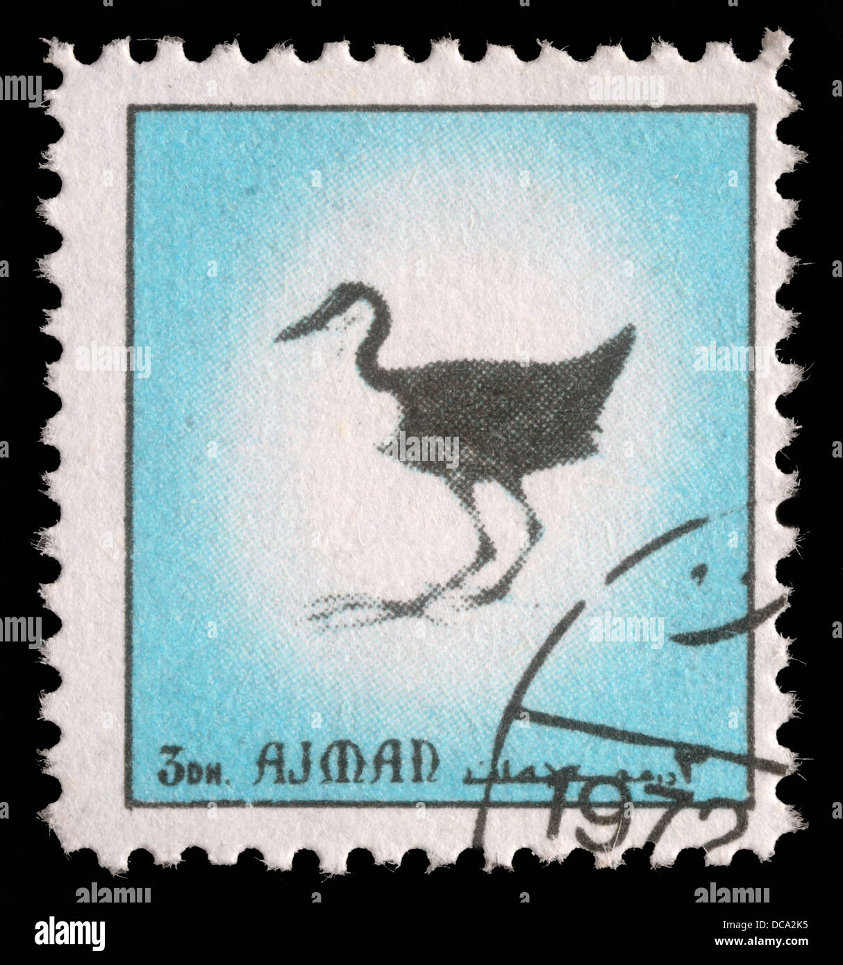 Sello impreso por Ajman, muestra de aves, circa 1972 Foto de stock