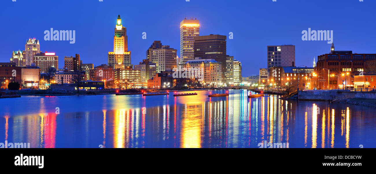 Providence, Rhode Island, EE.UU. panorama desde el otro lado del río Providence. Foto de stock