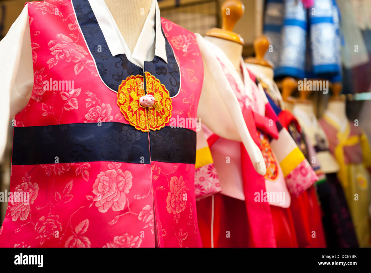 Fábrica de ropa coreana fotografías e imágenes de alta resolución - Alamy