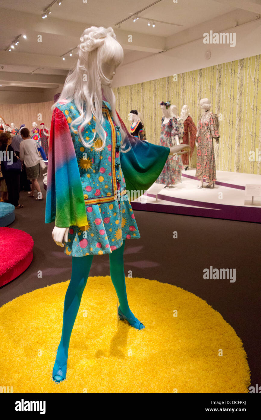 Hippie clothes fotografías e imágenes de alta resolución - Alamy
