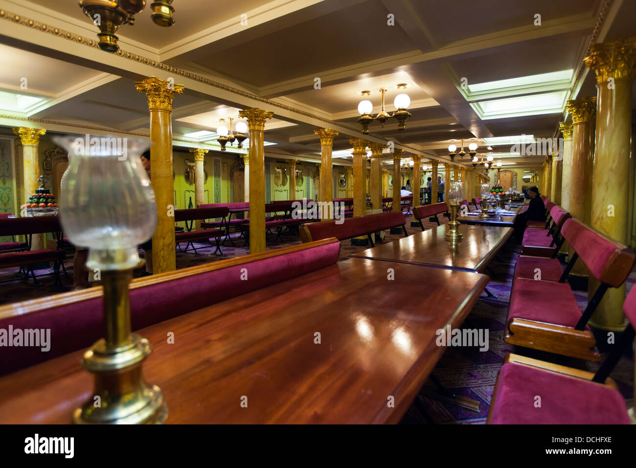 Salón comedor por Isambard Kingdom Brunel el barco de vapor SS Gran Bretaña. Bristol, Inglaterra, Reino Unido. Foto de stock