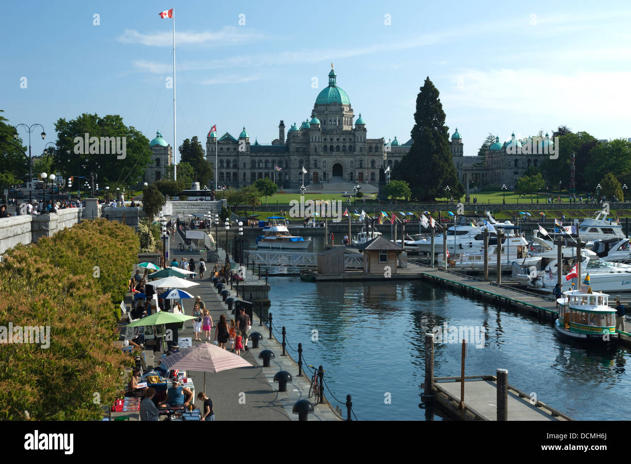 Los edificios del Parlamento Inner Harbour de Victoria Marina de la isla de Vancouver, British Columbia, Canadá Foto de stock