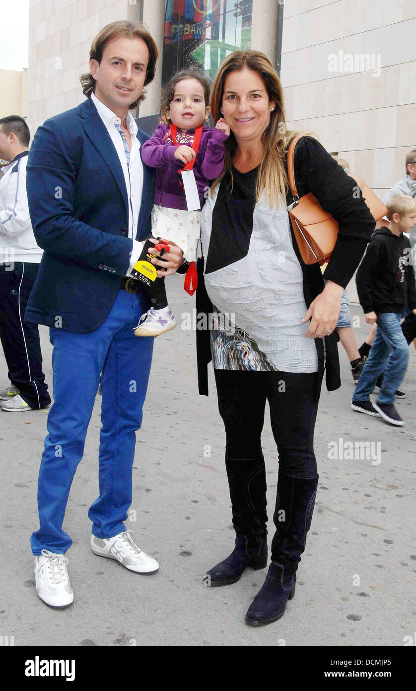 Embarazada Arantxa Sanchez Vicario, esposo Josep Santacana y su hija