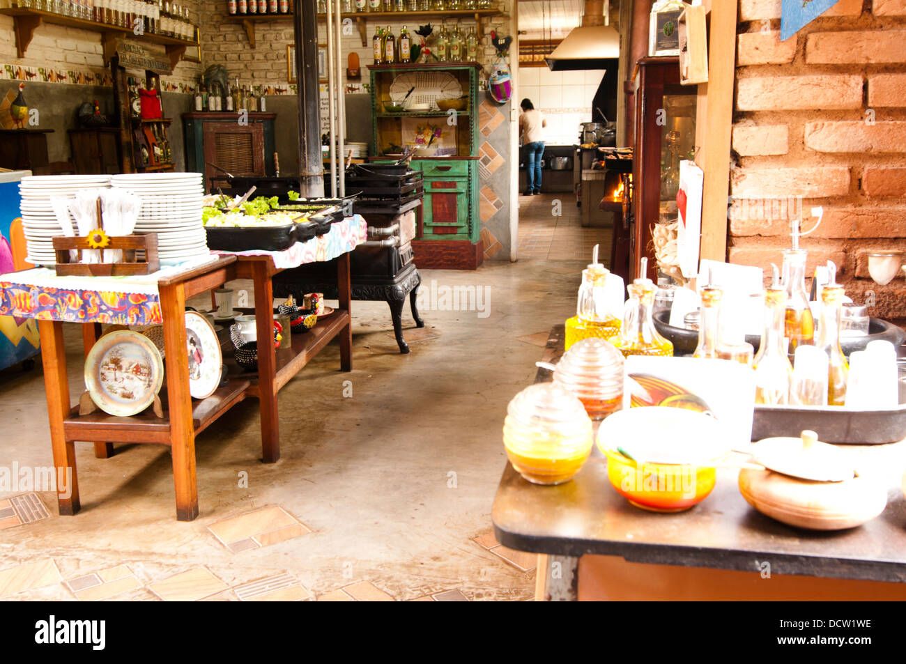 Restaurante tradicional sobre la carretera en el estado de Minas Gerais, Brasil Foto de stock