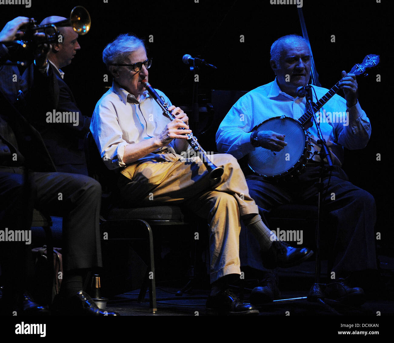 Woody Allen y su New Orleans Jazz Band realice en el Fillmore de Miami Beach. Miami Beach, Florida - El 20.12.11, Foto de stock