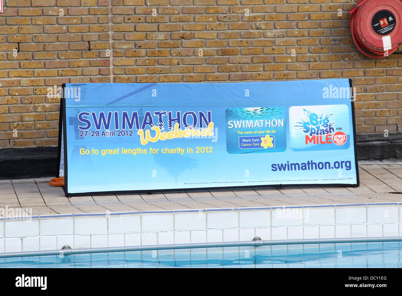 Atmósfera Jodie Kidd y Duncan Goodhew MBE lanzar oficialmente Swimathon 2012, un baño anual de caridad que tiene lugar durante el mes de abril en el centro deportivo de oasis en el Covent Garden de Londres, Inglaterra - 05.01.12 Obligatorios: WENN.com crédito Foto de stock