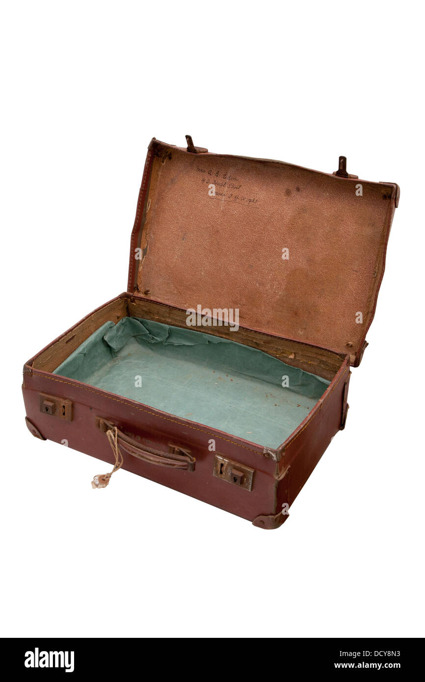Cortar antigua Maleta de cuero equipaje caja con tapa abierta Fotografía de  stock - Alamy