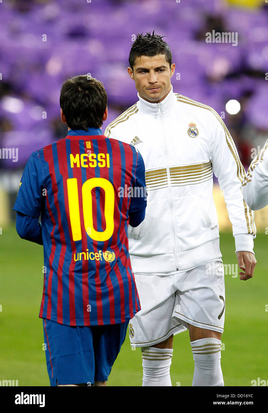 Real Madrid Cristiano Ronaldo (r) y el FC Barcelona, Leo Messi durante la  Copa Del Ray (Copa del Rey) en español "El Classico" partido entre el Real  Madrid y el Barcelona en