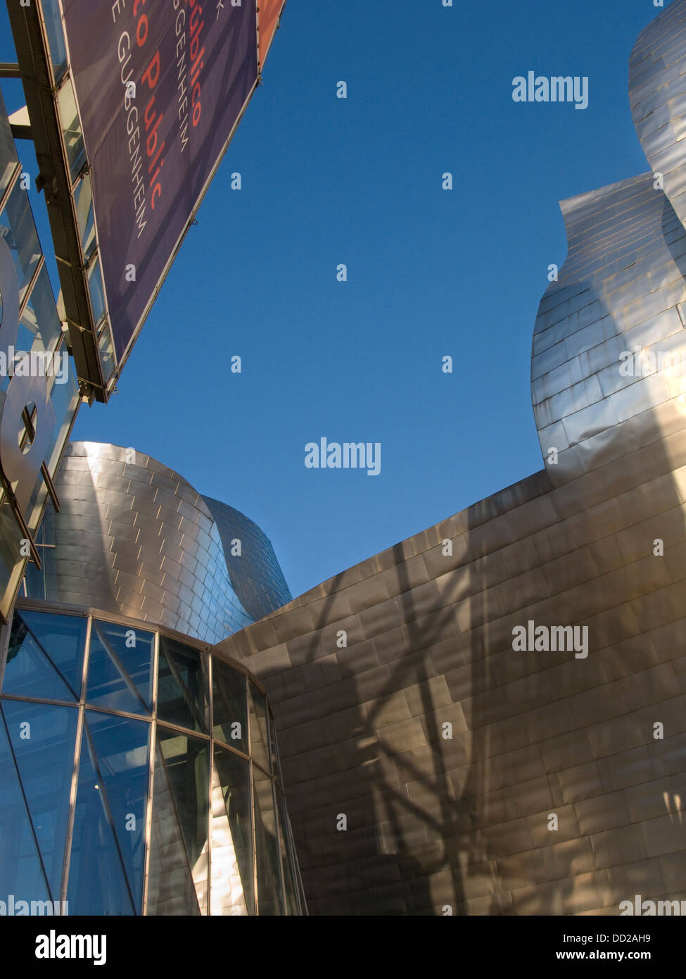 Museo de arte moderno Guggenheim (©Frank Gehry, 1997) BILBAO ESPAÑA Foto de stock