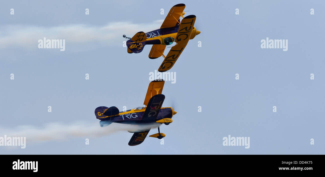 Poco Gransden, Cambs, Reino Unido. El 25 de agosto de 2013. El TRIG acrobático team pantalla sobre el poco crédito: Motofoto GRANSDEN Airshow/Alamy Live News Foto de stock