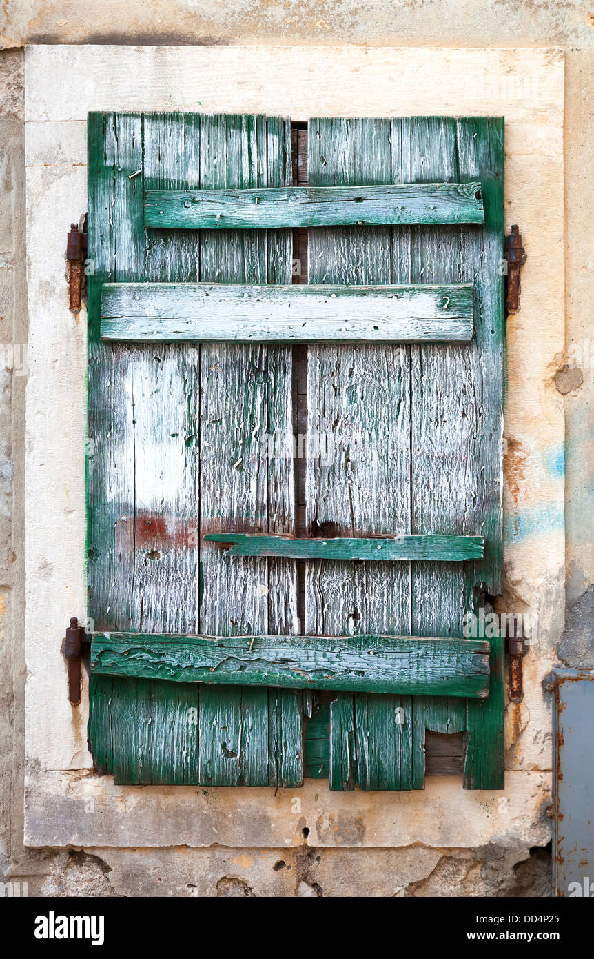 Las persianas de madera verde antiguo. Foto de textura de fondo Foto de stock